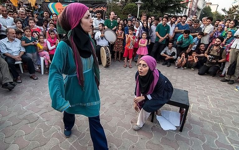 با صدور احکامی از سوی شهردار لاهیجان؛ اعضای ستاد اجرایی دهمین جشنواره تئاتر خیابانی شهروند لاهیجان منصوب شدند