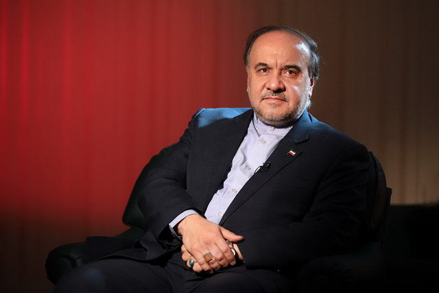 سلطانی‌فر: می‌توانیم زنان را به ورزشگاه‌ها راه دهیم