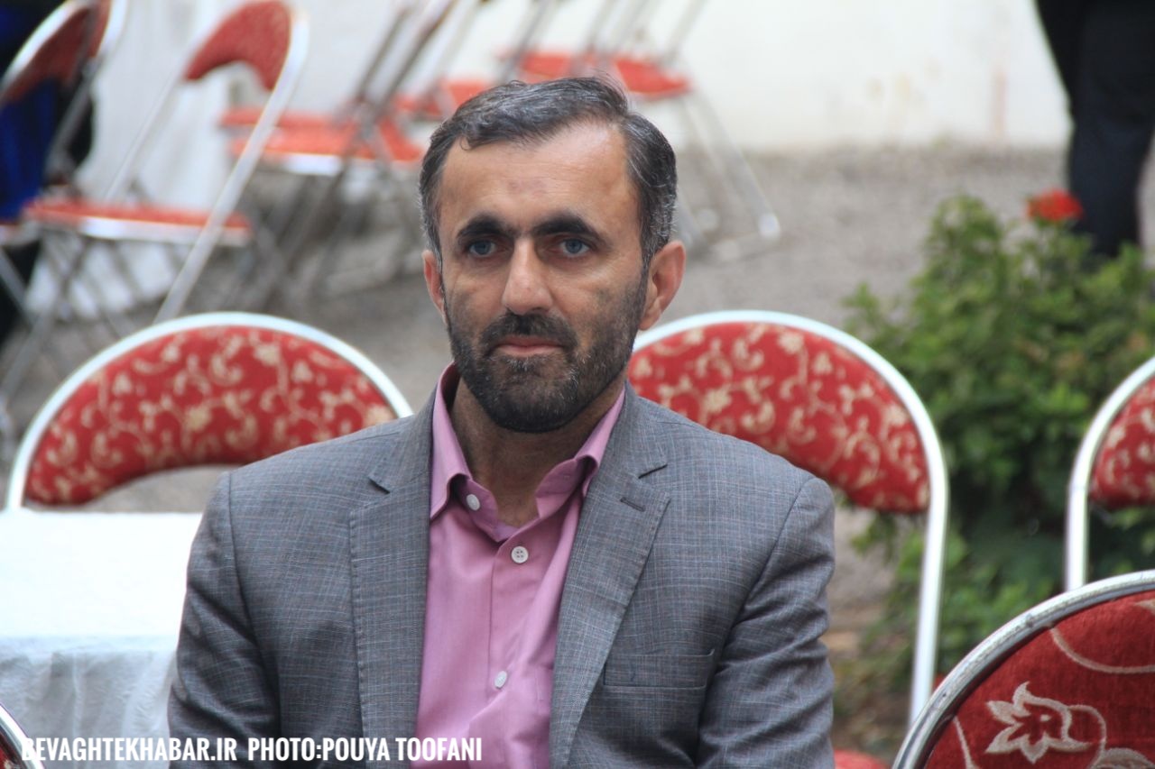 محمد حسن علیپور مطرح کرد: پاداشی به مناسبت شب یلدا برای نیروهای حجمی شهرداری رشت در نظر گرفته شود/ شهرداری هرچه سریعتر حقوق معوقه آبان ماه را پرداخت نماید
