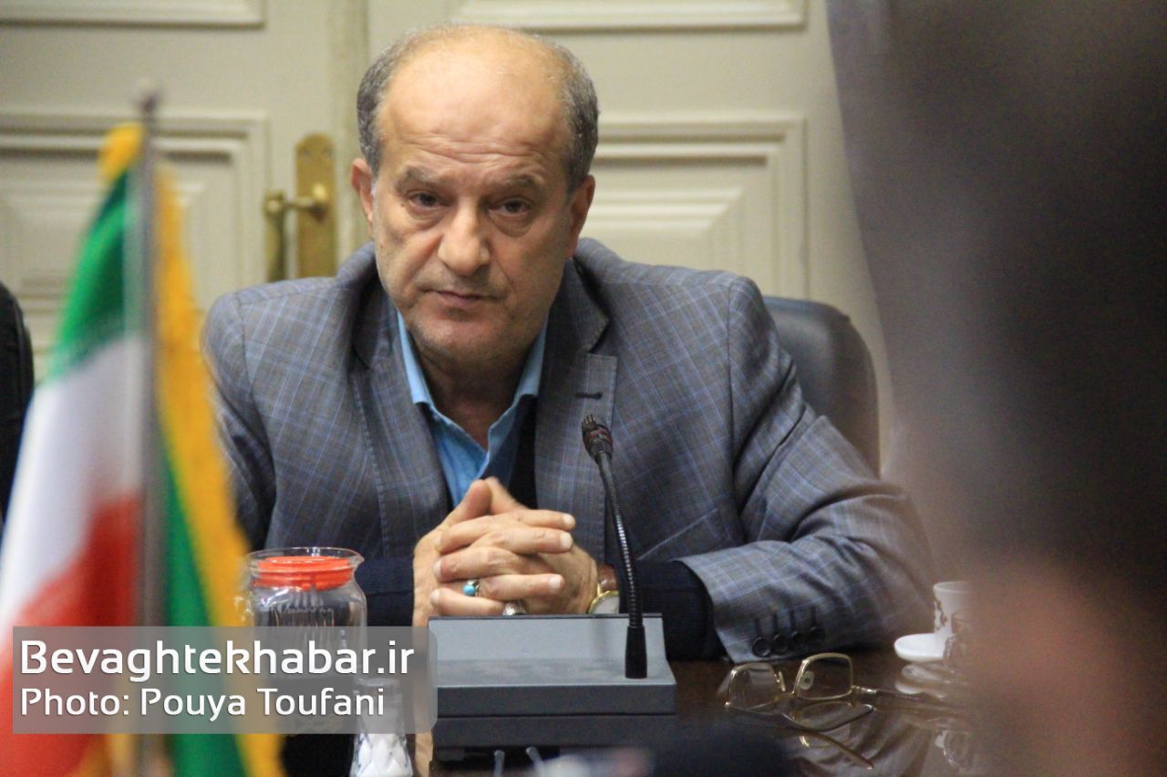 گروه موزیک رشت و افرادی که هیچ نقشی در گروه‌ ندارند