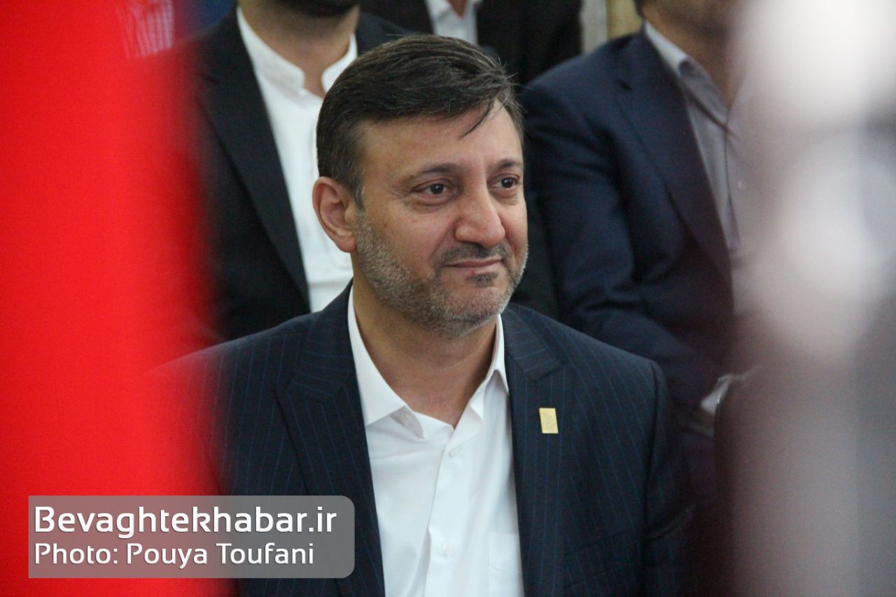 در راستای ارج نهادن به مقام خبرنگار؛ شهردار رشت در روز خبرنگار بجای نشست خبری از آنان تجلیل می‌کند