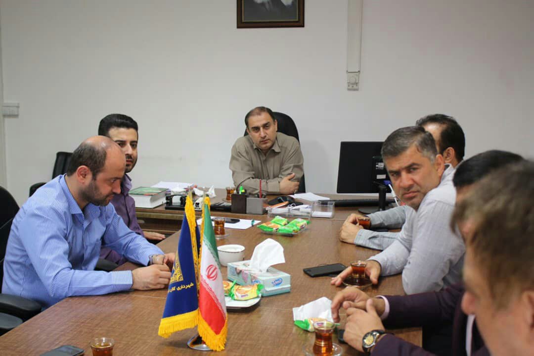 نشست اعضای شورای اسلامی کار شهرداری رشت با مدیرعامل تعاونی مسکن برگزار شد؛ قدم های اعضای شورای اسلامی کار برای خانه دار کردن پرسنل