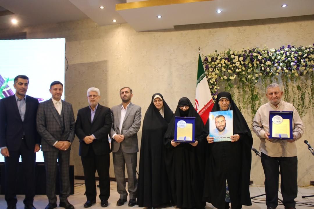 شهردار رشت در آیین تجلیل از خبرنگاران بر ساخت و نصب المان خیرالکلام تاکید کرد