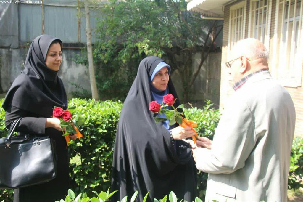 به مناسبت روز سالمند صورت گرفت: دیدار سخنگوی شورای اسلامی رشت با اعضای کانون بازنشستگان شهرداری رشت