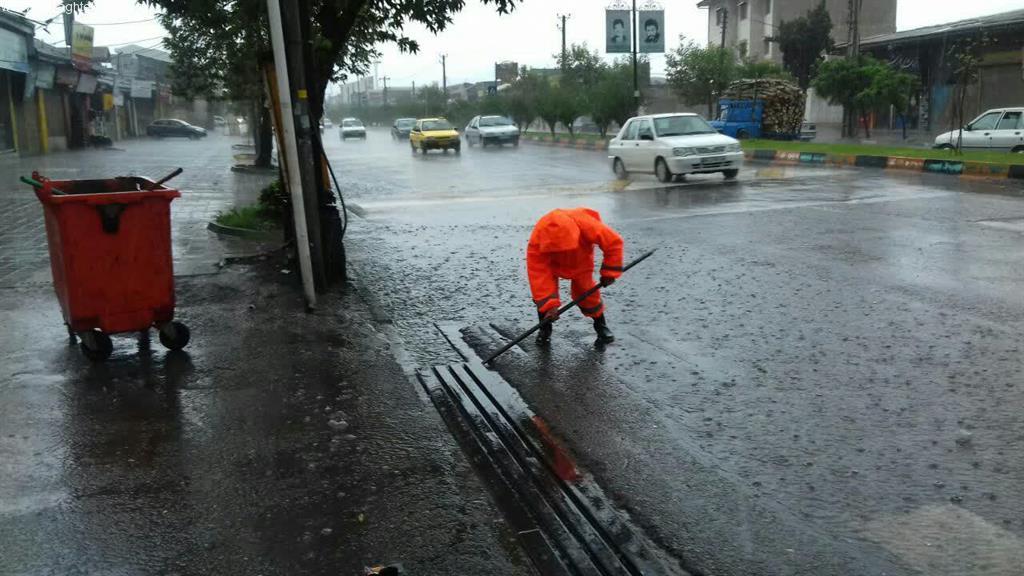 بخش دوم گزارش تصویری از عملیات ستاد بحران شهرداری رشت در سطح شهر