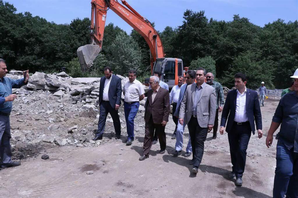 بازدید معاون هماهنگی امور عمرانی استانداری گیلان به همراه رییس عمران و بازآفرینی فضاهای شهری شهرداری رشت از محل احداث سوله های تخمیر کود آلی